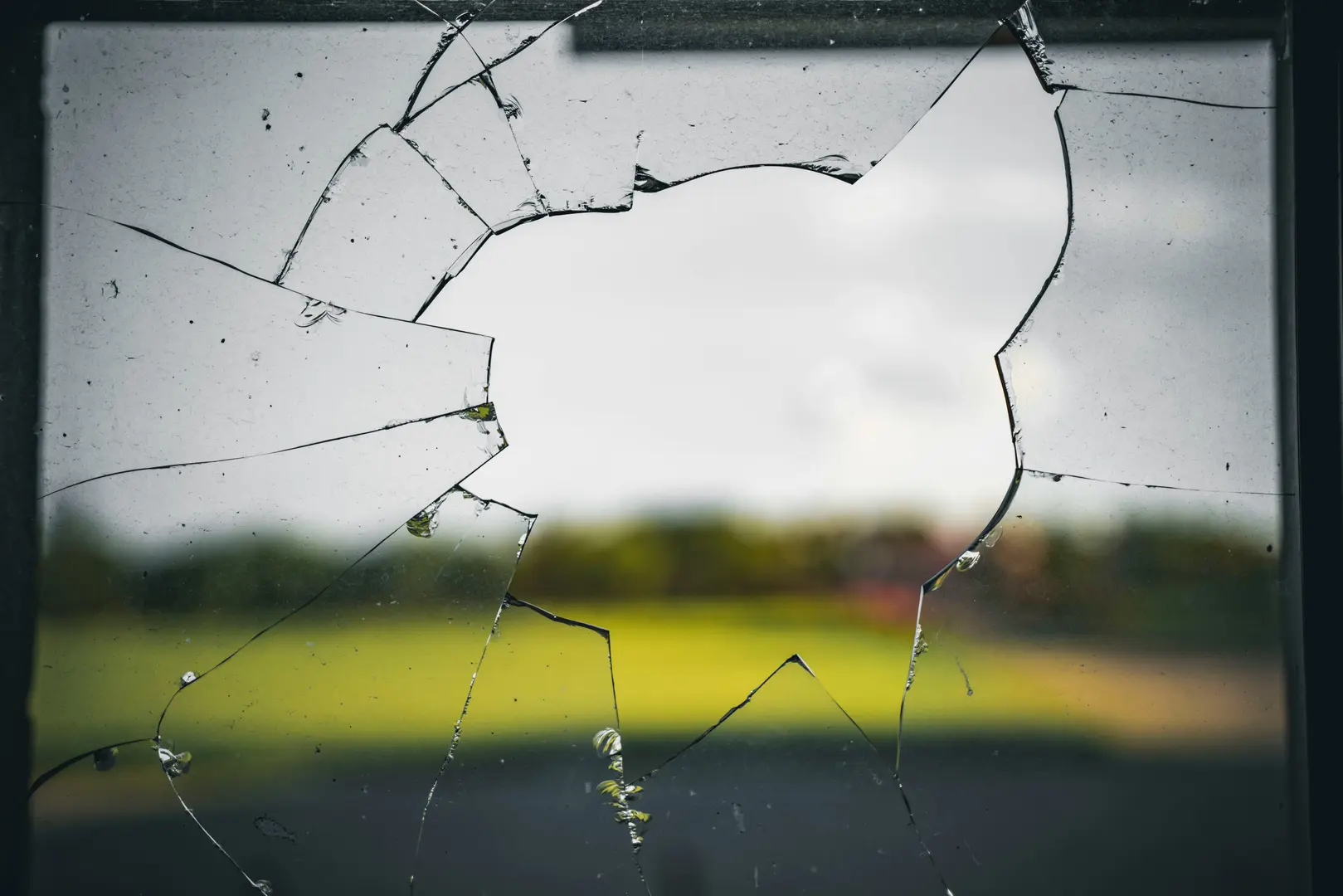 Emergency glass repair - cracked window